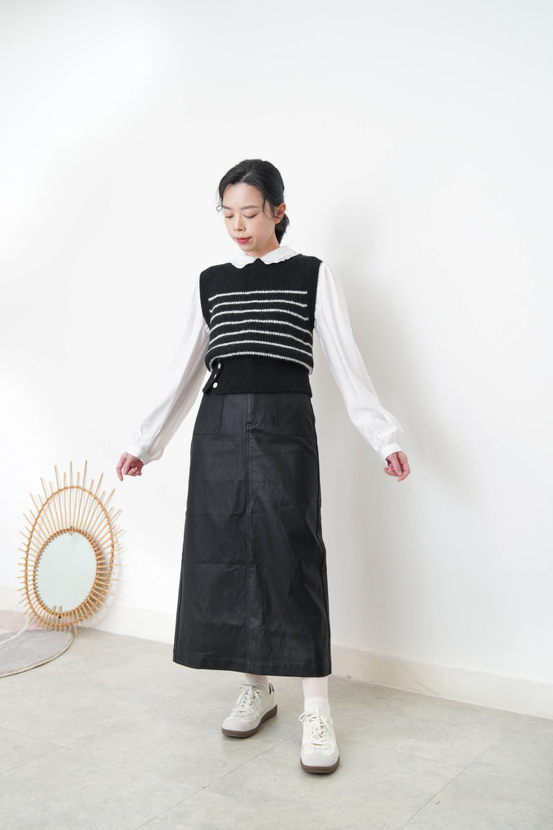 Black stripes vest w/ buttons details hem