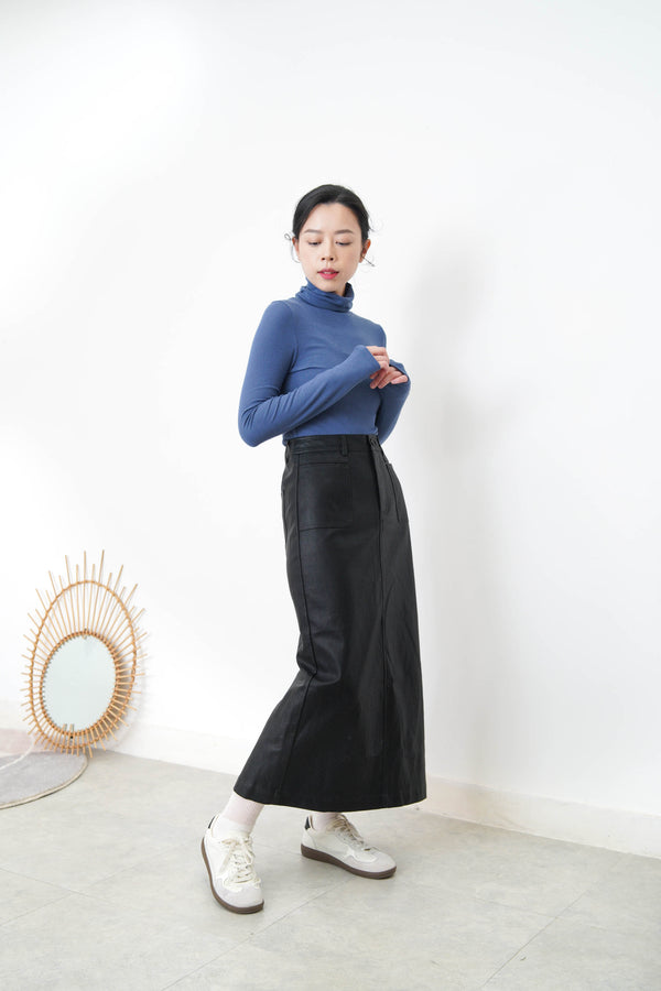 Black faux leather skirt in h cut