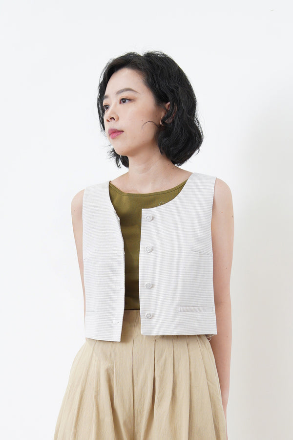Minimal checked vest