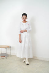 White red stitches button tee top