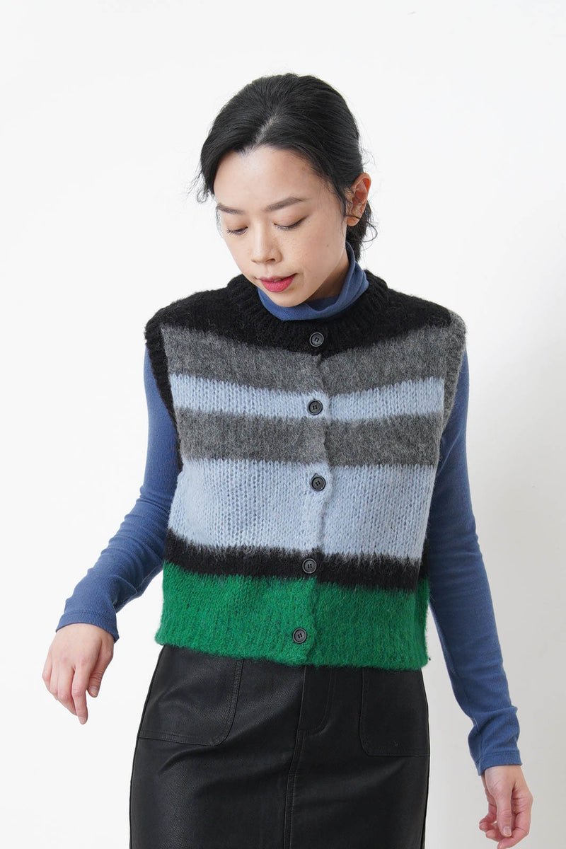 Red button vest w/ contrast hem