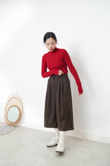 Red button vest w/ contrast hem