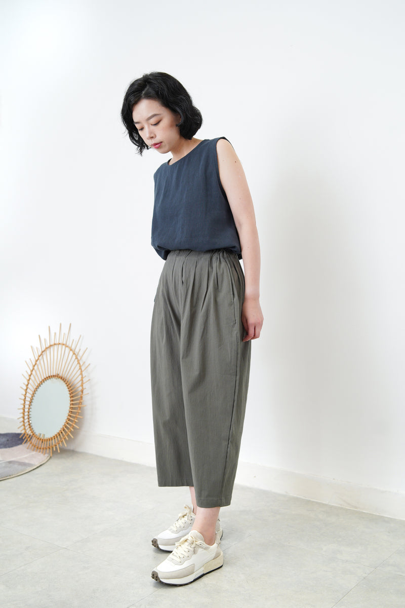 Charcoal blue vest in string waist