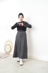Checked A line maxi skirt in elastic waist