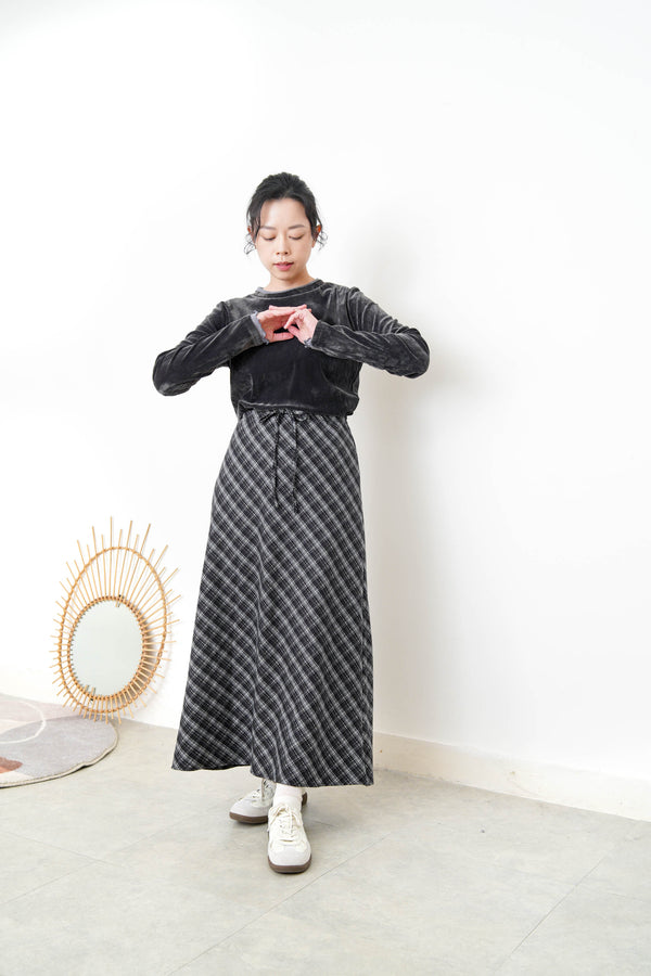 Checked A line maxi skirt in elastic waist