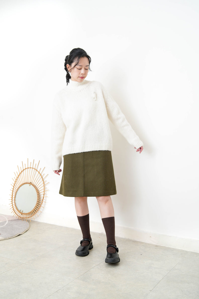 White alpaca wool sweater w/ pins