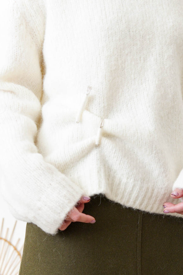 White alpaca wool sweater w/ pins