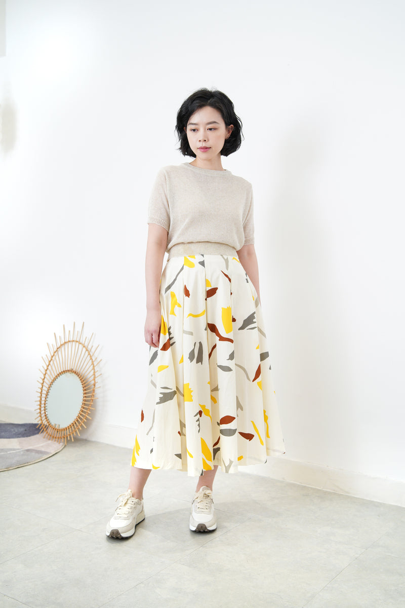 Floral pattern skirt in elastic waist