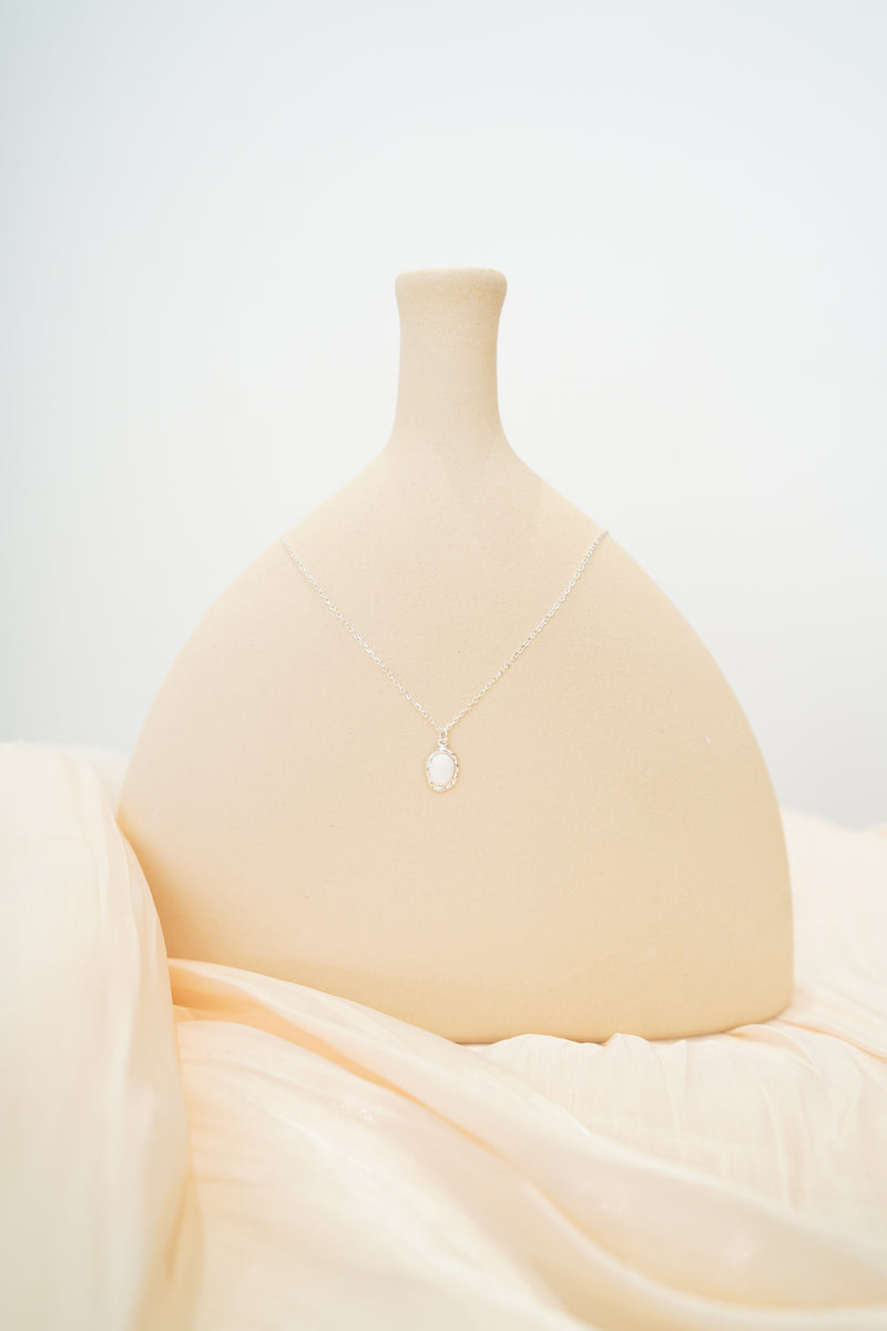 Pearl stone sliver necklace