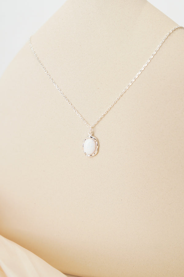 Pearl stone sliver necklace