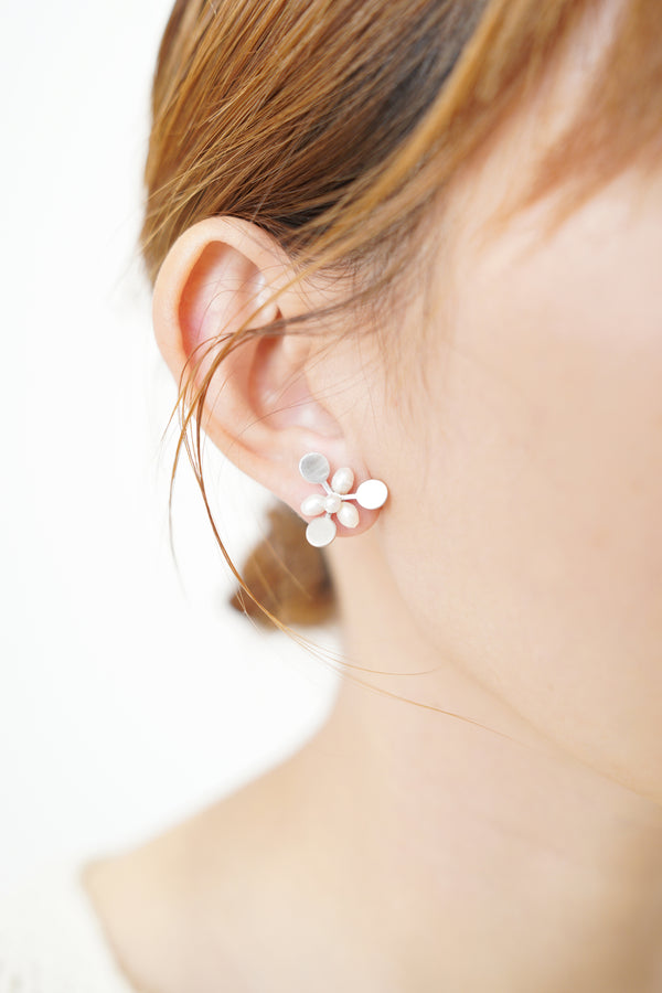 Flower Pearl Earrings