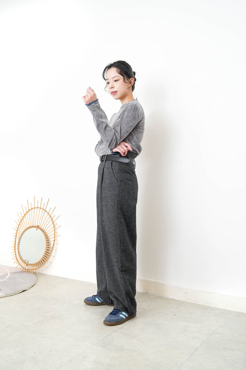 Light grey velvet top w/ contrast ruffle fringe