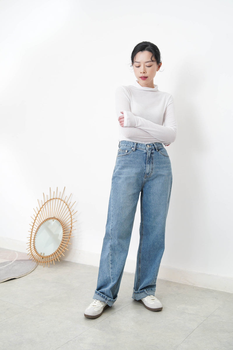 Straight cut jeans
