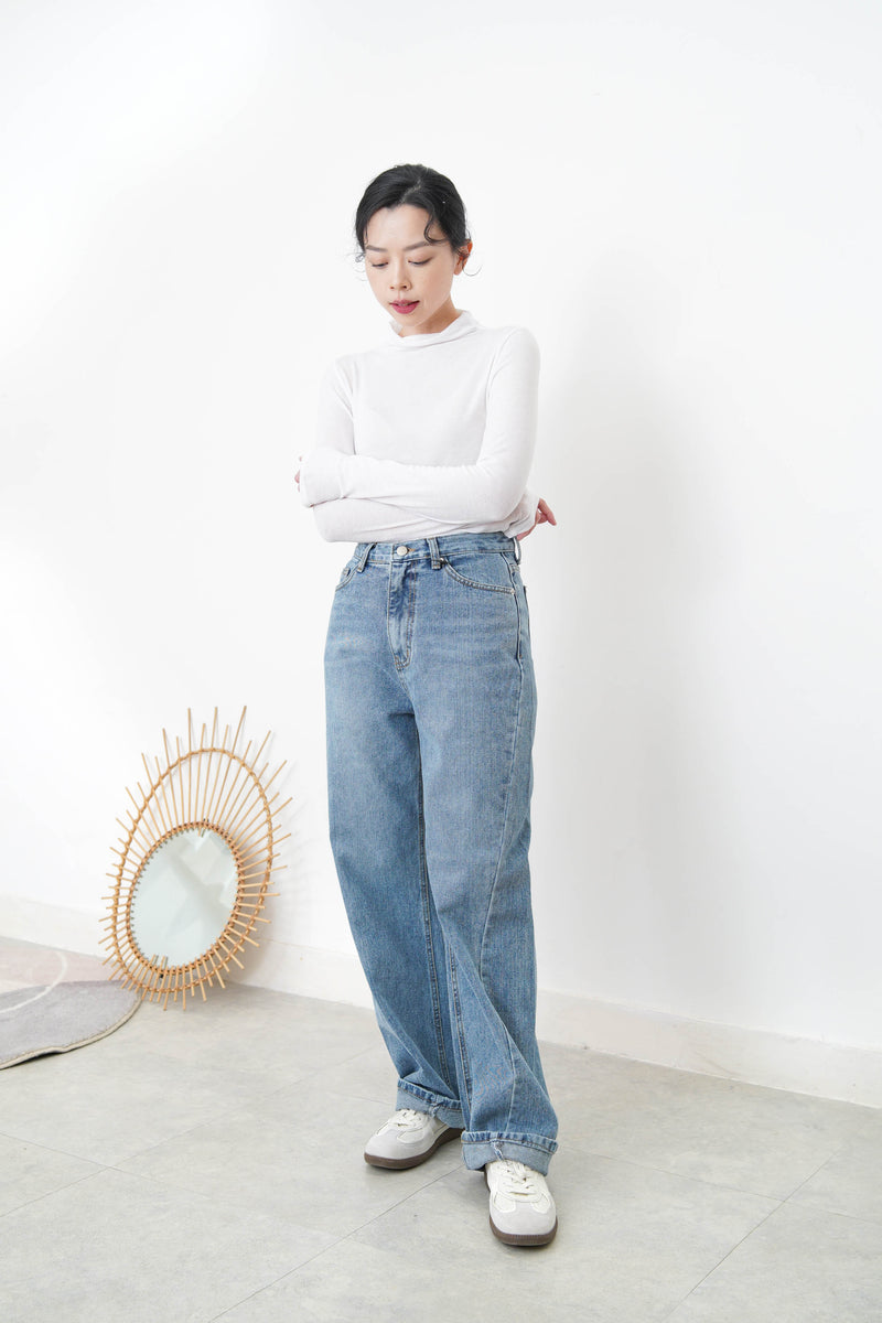 Straight cut jeans