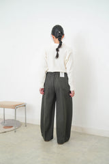 Ivory sweater w/ silk soft collar
