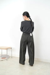 Dark green barrel pants