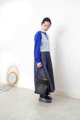 Contrast blue knit top w/ raglan Sleeves