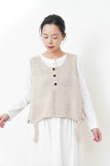 Oatmeal Beige knit vest w/ ripped hem