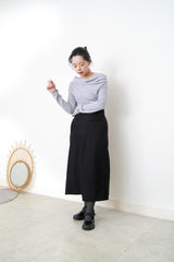 Black H line cutting skirt in split hem