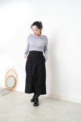 Black H line cutting skirt in split hem