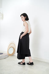 Wide leg trousers w/ detail layering