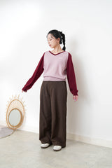 V neck sweater w/ contrast raglan sleeves