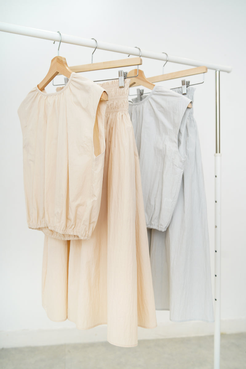 Pastel peach skirt w/ detail elastic waist