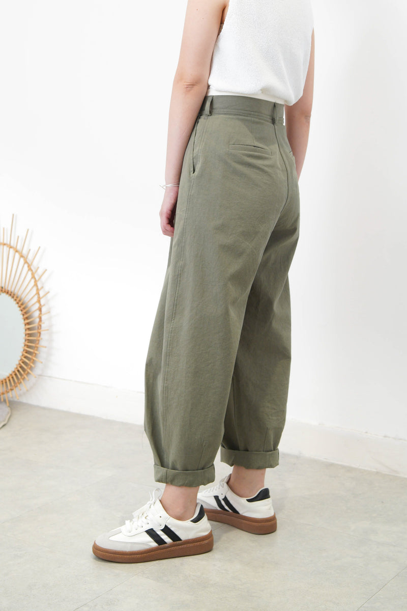 Khaki balloon pants w/ double layering