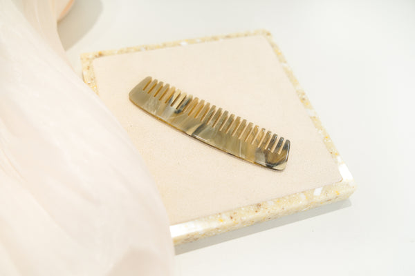 Amber color comb