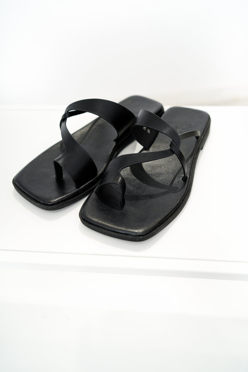 Black cross straps sandals