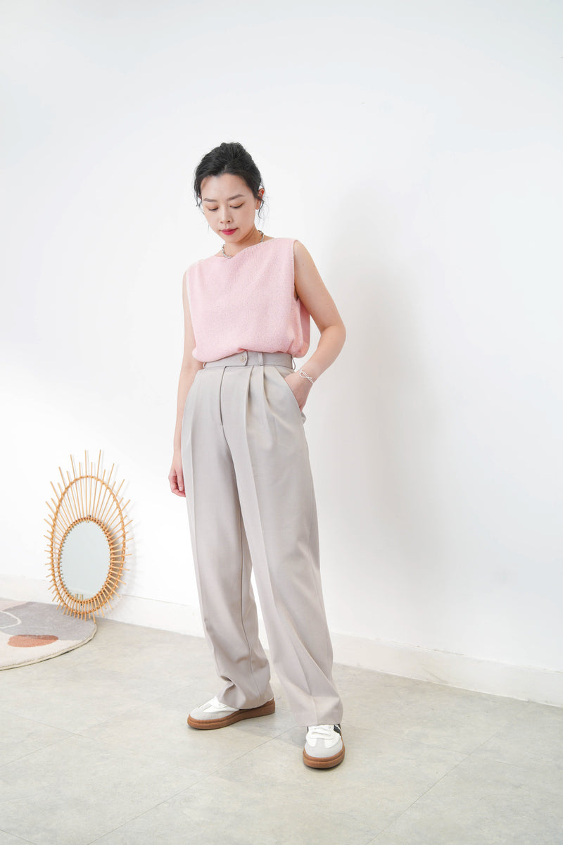 light beige trousers in slim cutting