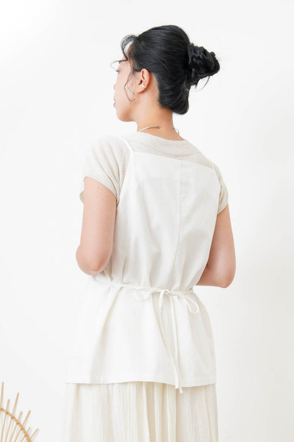 White round hem vest in cami style