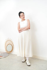 White vest with inner bra pad