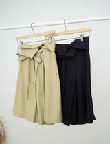 Navy pleats shorts w/ overlap details