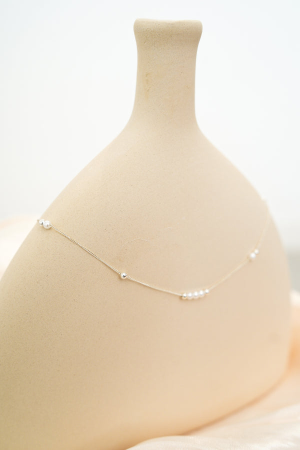925 Silver necklace w/ minimal pearl
