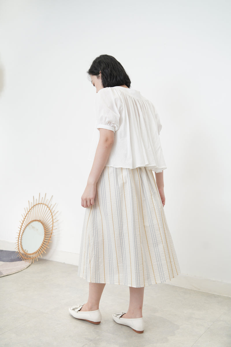 Colored striped texture pleats skirt