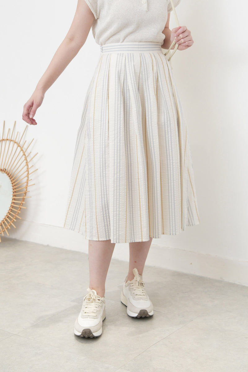 Colored striped texture pleats skirt