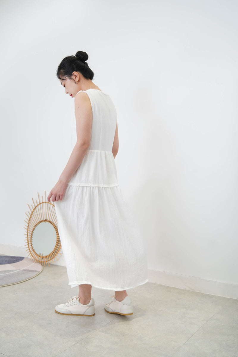 White detail fringe trimmed V neck dress