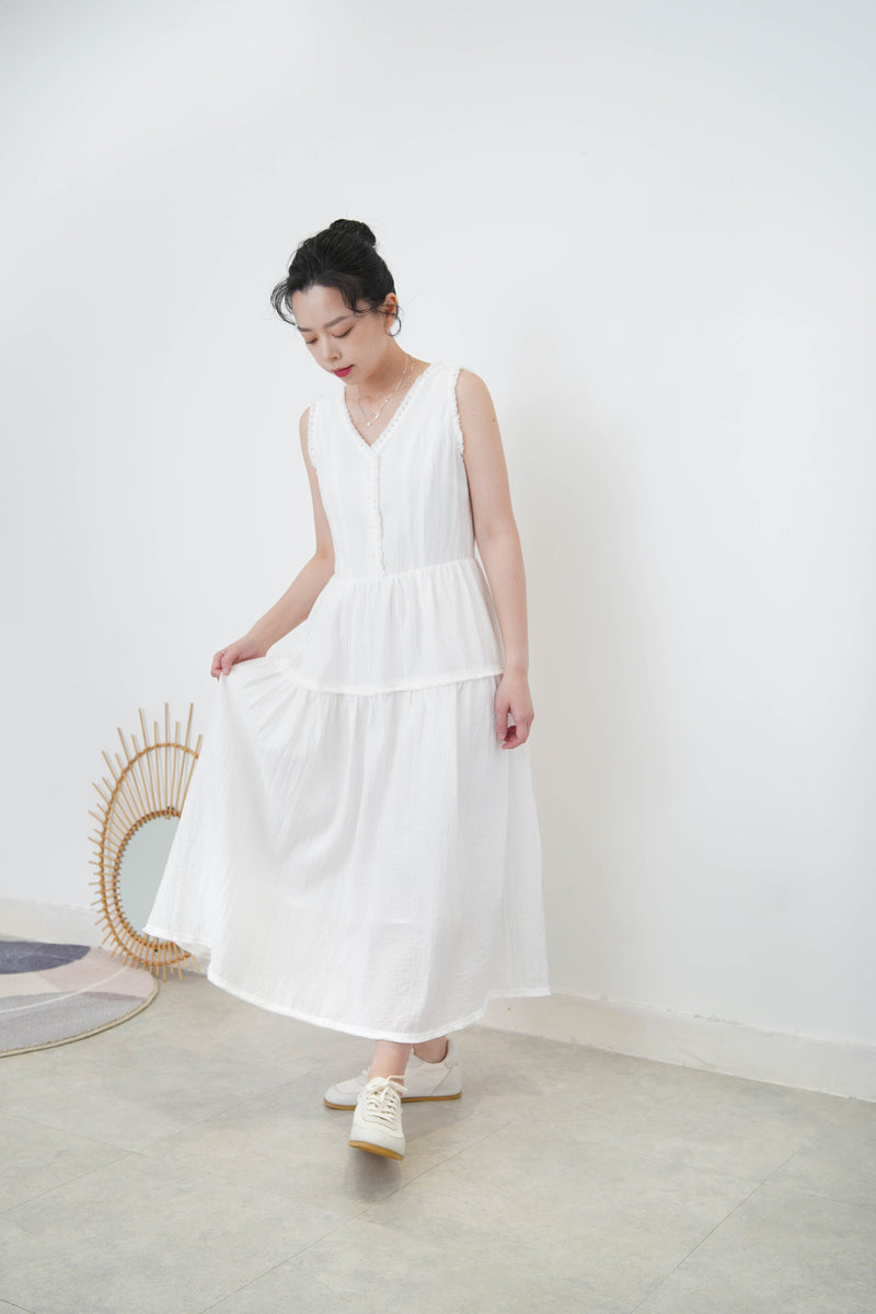 White detail fringe trimmed V neck dress