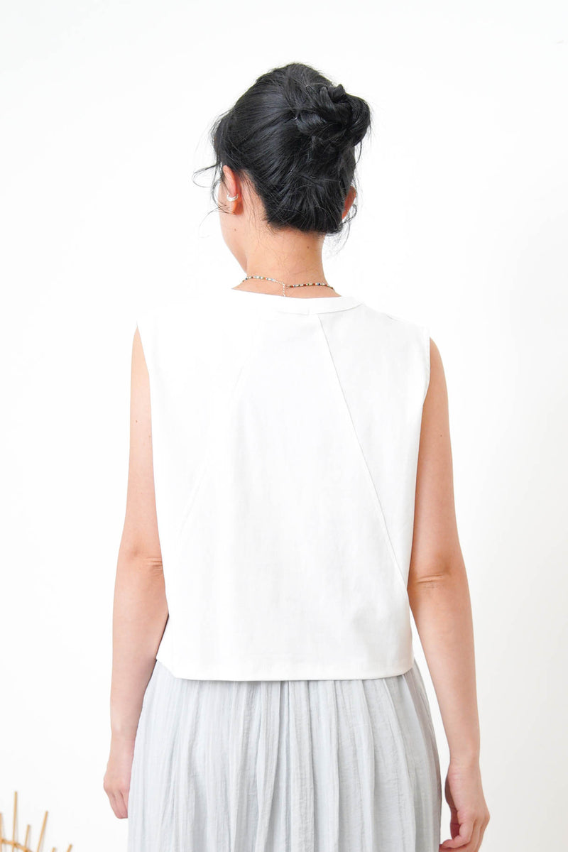 White minimal vest in crop cut