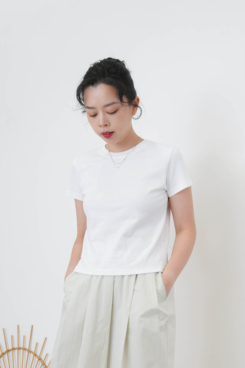 Basic tee in fit cut