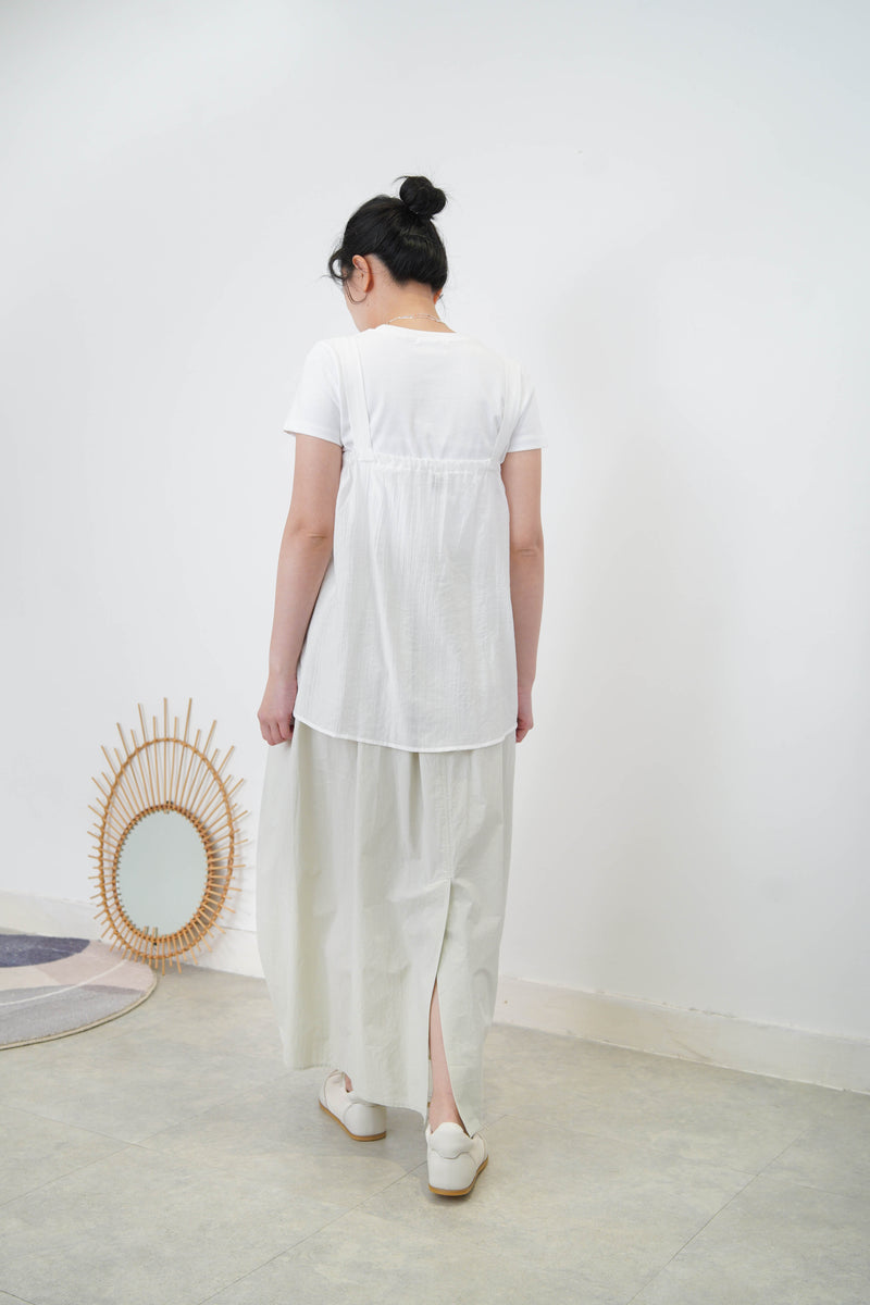 White layering split hem vest