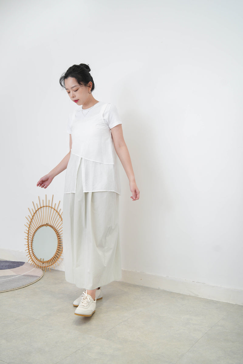White layering split hem vest