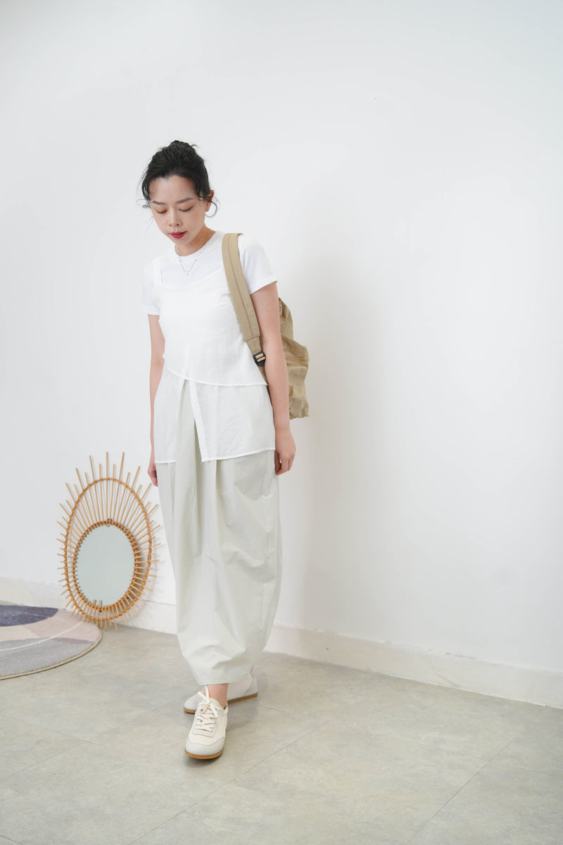 White layering split hem vest