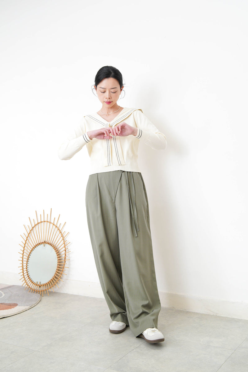 Ivory knit top in sailor collar