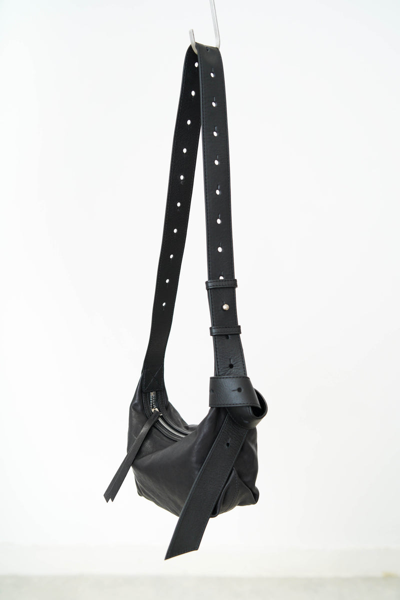 Black premium leather bag in 2 ways