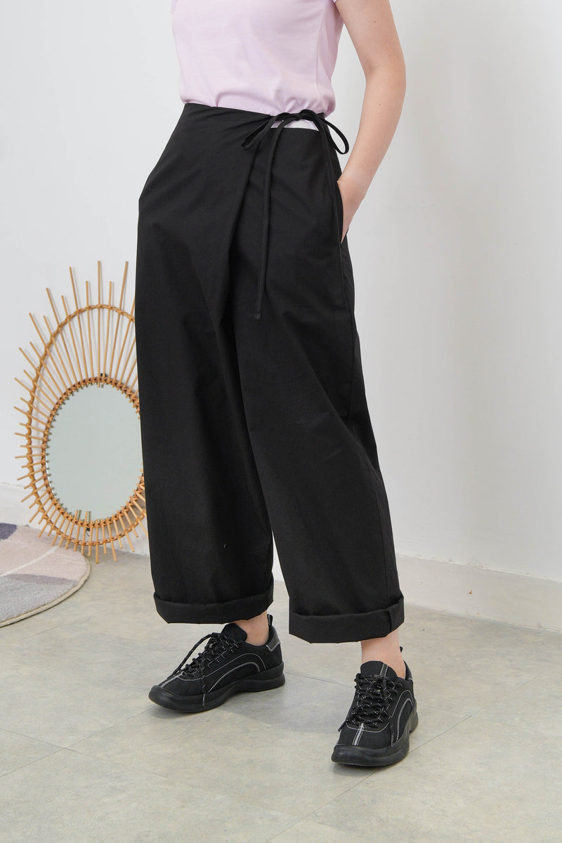 Black overlap trousers w/ strings