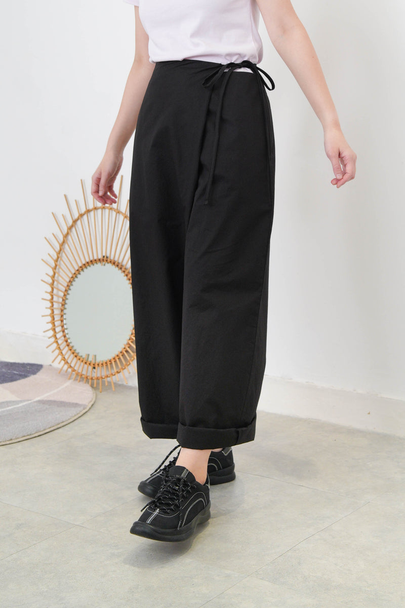 Black overlap trousers w/ strings