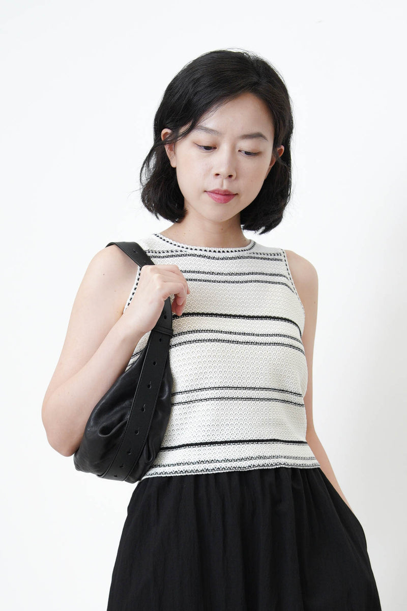 Stripes pattern vest in contrast trimmed