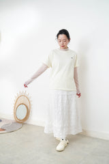 White A line skirt w/ 3D floral embroidery